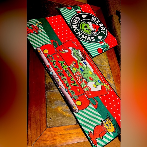Christmas Kitchen Rugs, Set of 2 “Grinch Who Stole Christmas “Decorative Mats - Picture 1 of 4